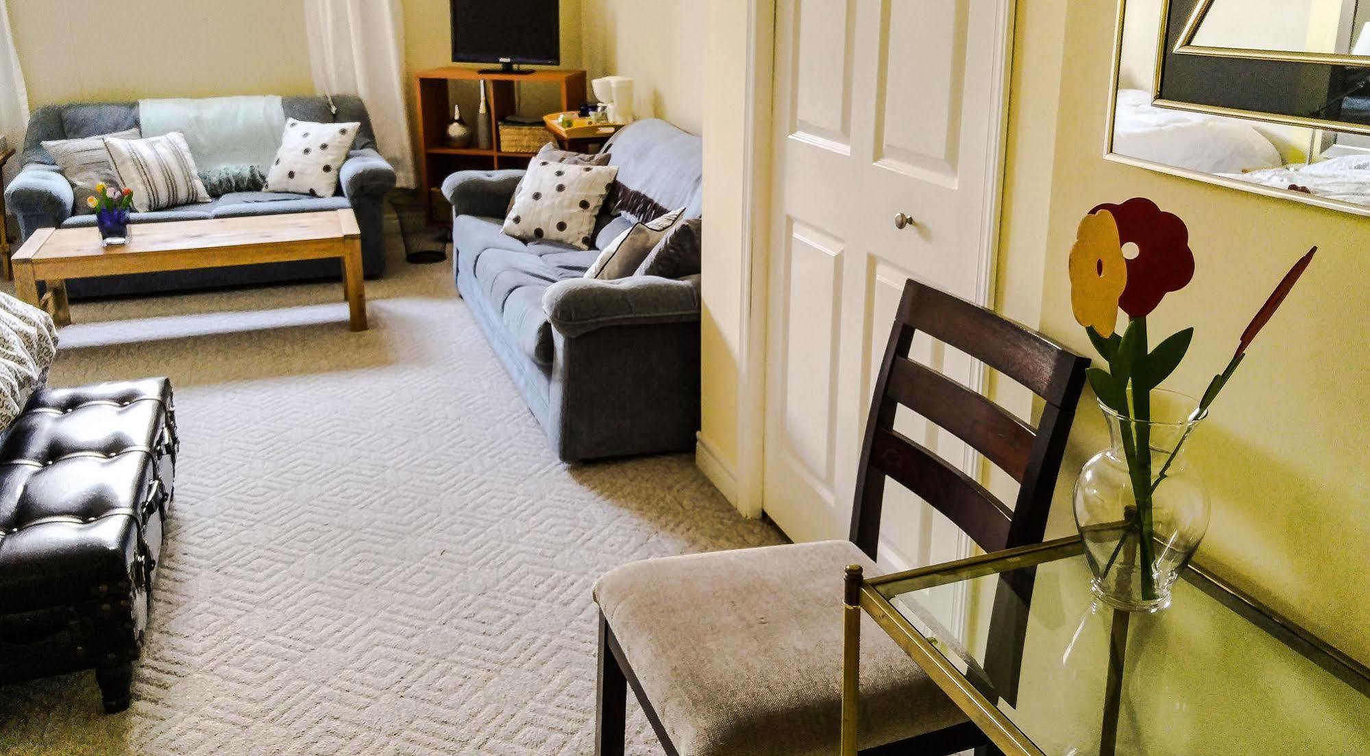 Opus 74 Bed & Breakfast Stratford Dış mekan fotoğraf